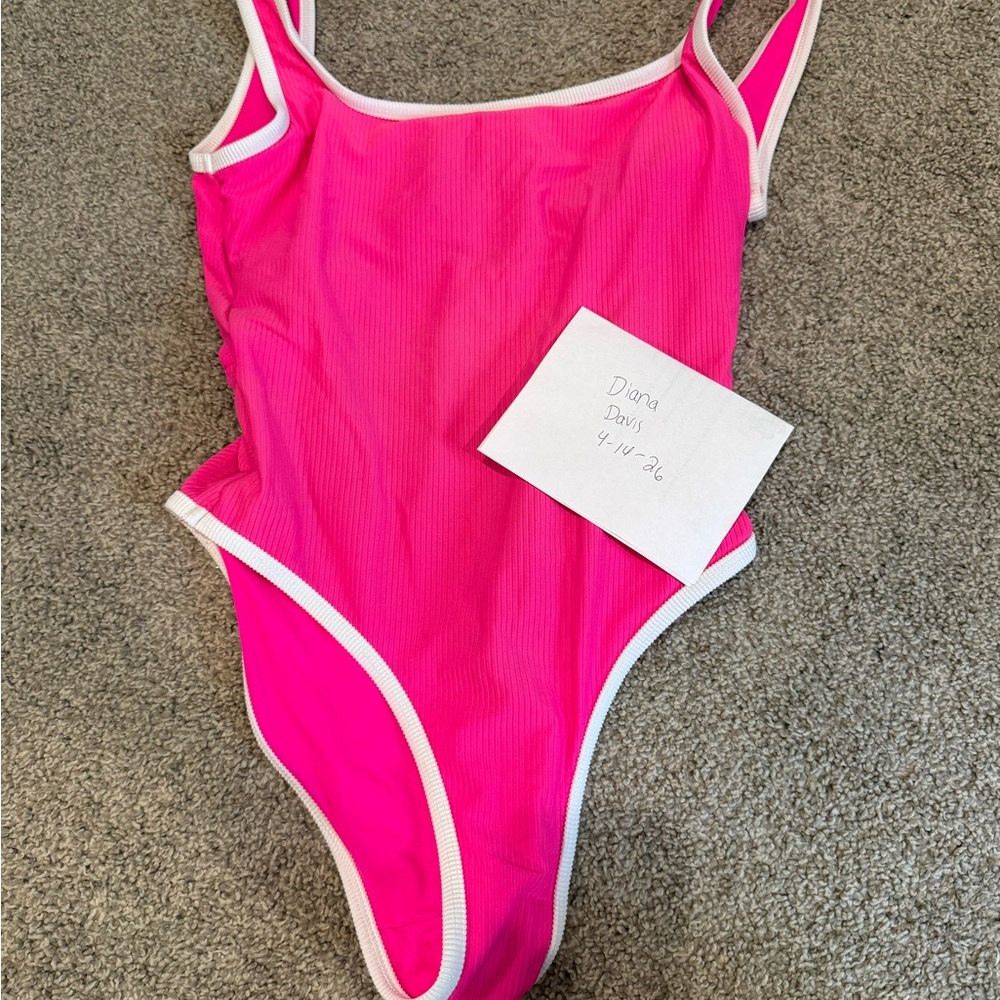 Lainsnow one piece hot pink